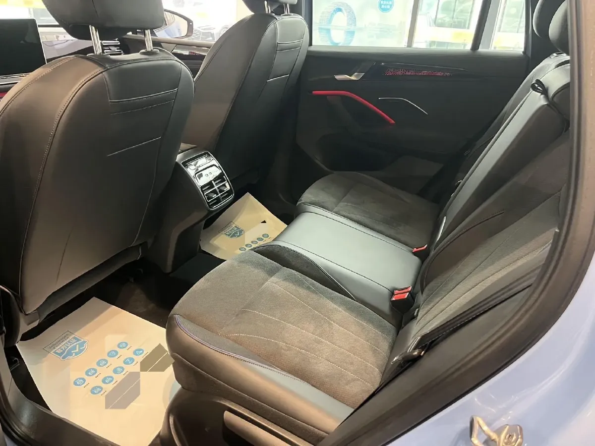 2024 Volkswagen Tiguan L 2.0T 220HP L4 7DCT,autocango,china used car exporter,china ev exporter,chinese used car exporter,chinese used ev exporter