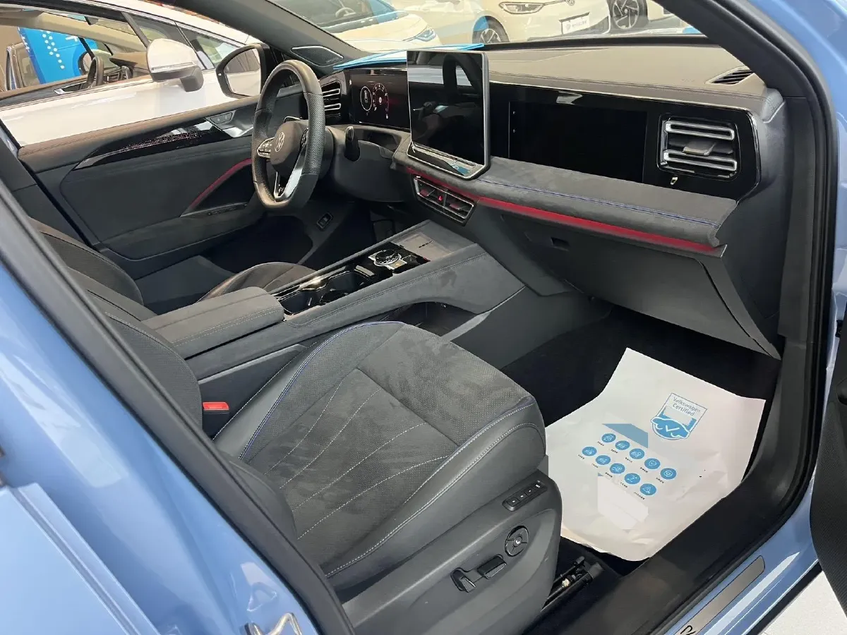 2024 Volkswagen Tiguan L 2.0T 220HP L4 7DCT,autocango,china used car exporter,china ev exporter,chinese used car exporter,chinese used ev exporter