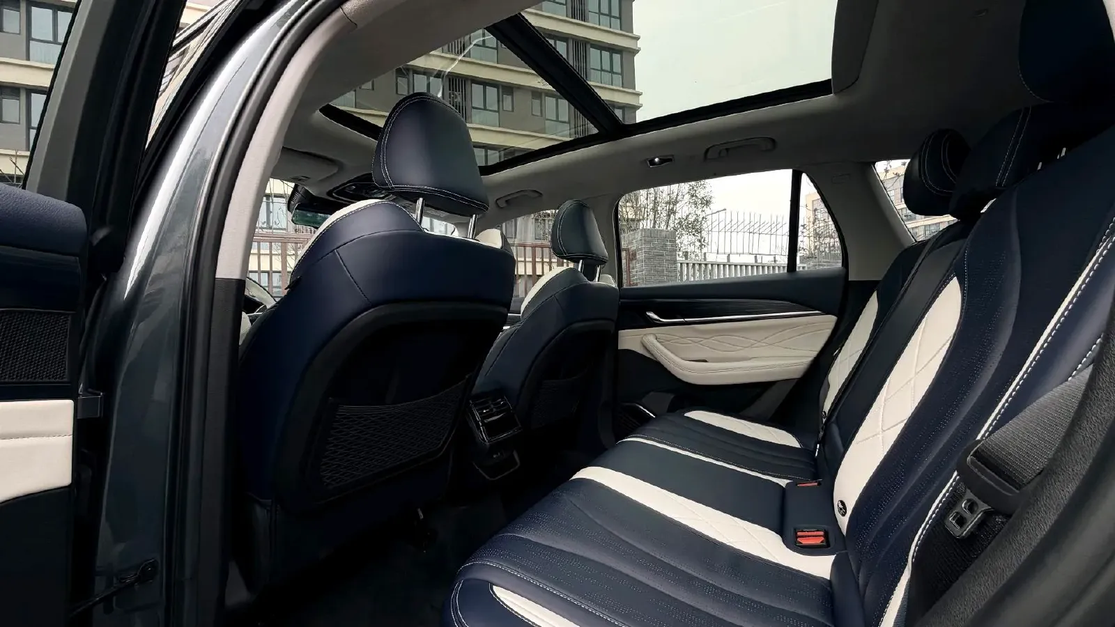 2022 Citroen C5 X 1.6T 175HP L4 8AT,autocango,china used car exporter,china ev exporter,chinese used car exporter,chinese used ev exporter