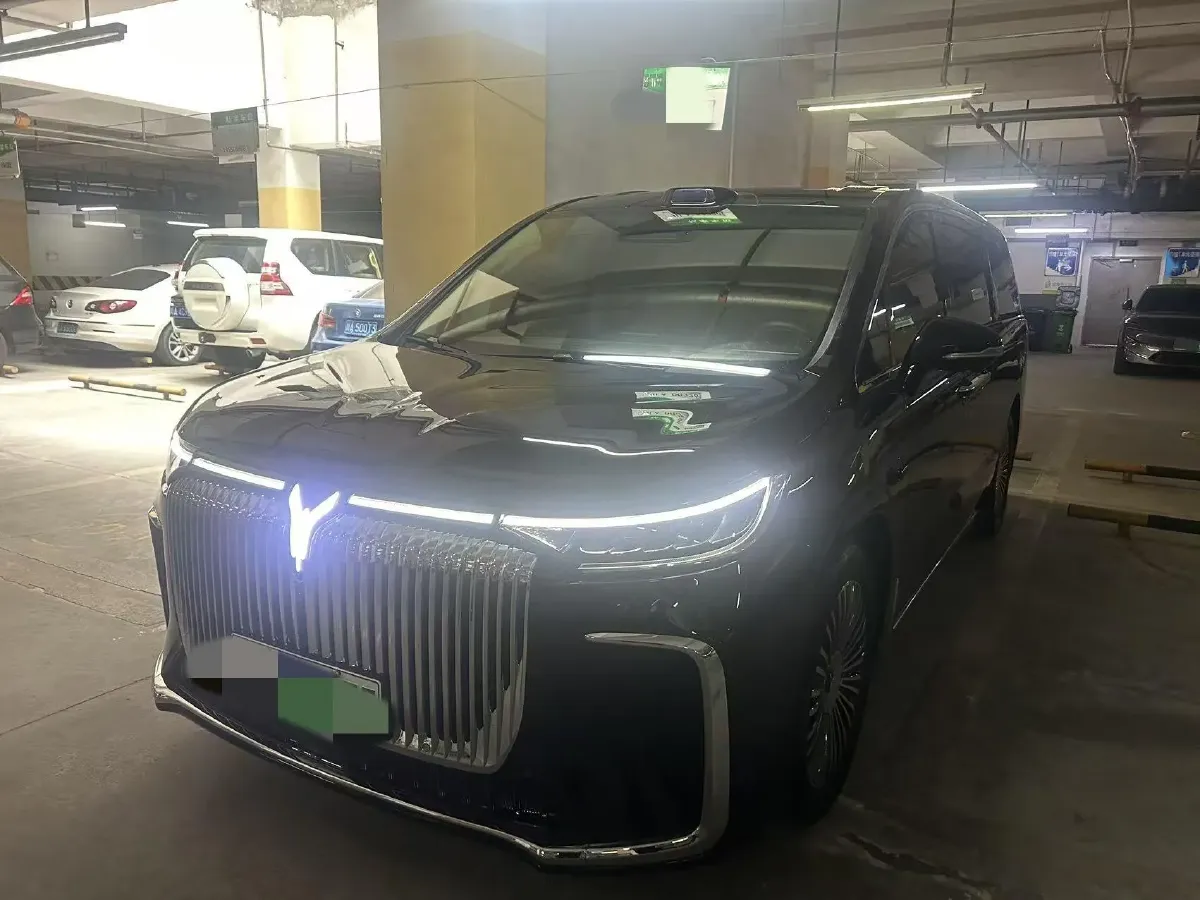 2025 Voyah Dream 1.5T 150HP L4 PHEV 41.7KWH,autocango,china used car exporter,china ev exporter,chinese used car exporter,chinese used ev exporter