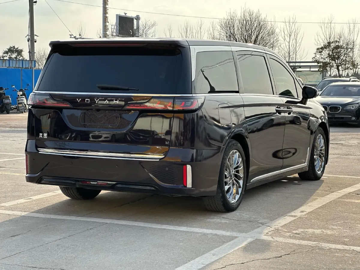 2022 Voyah Dream 1.5T 136HP L4 PHEV 25.57KWH,autocango,china used car exporter,china ev exporter,chinese used car exporter,chinese used ev exporter