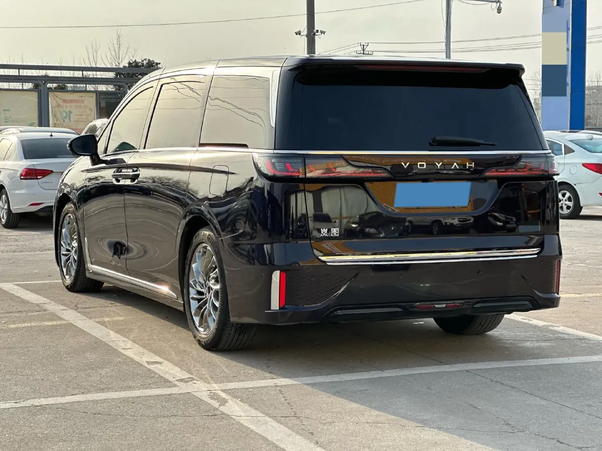 2022 Voyah Dream 1.5T 136HP L4 PHEV 25.57KWH,autocango,china used car exporter,china ev exporter,chinese used car exporter,chinese used ev exporter