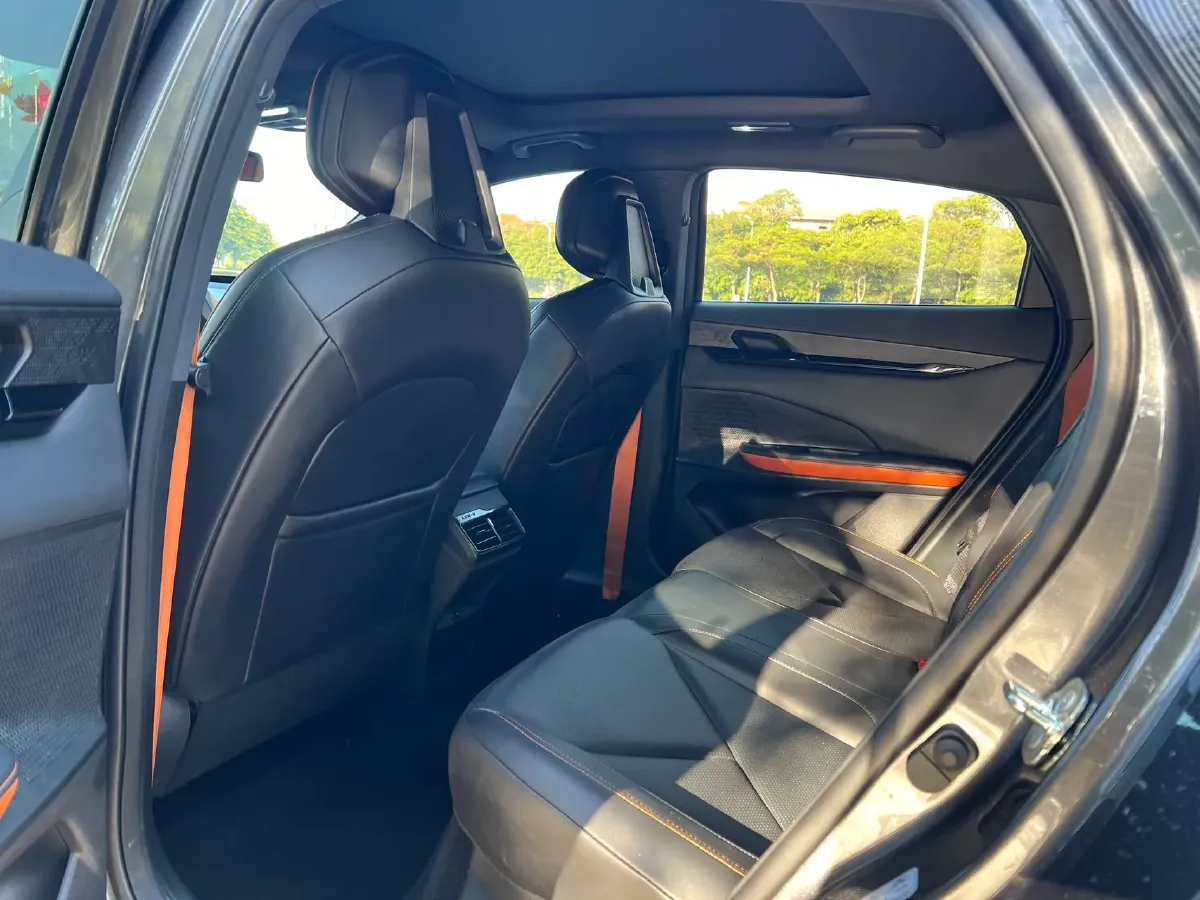 2022 ChangAn UNI-V 1.5T 188HP L4 7DCT,autocango,china used car exporter,china ev exporter,chinese used car exporter,chinese used ev exporter