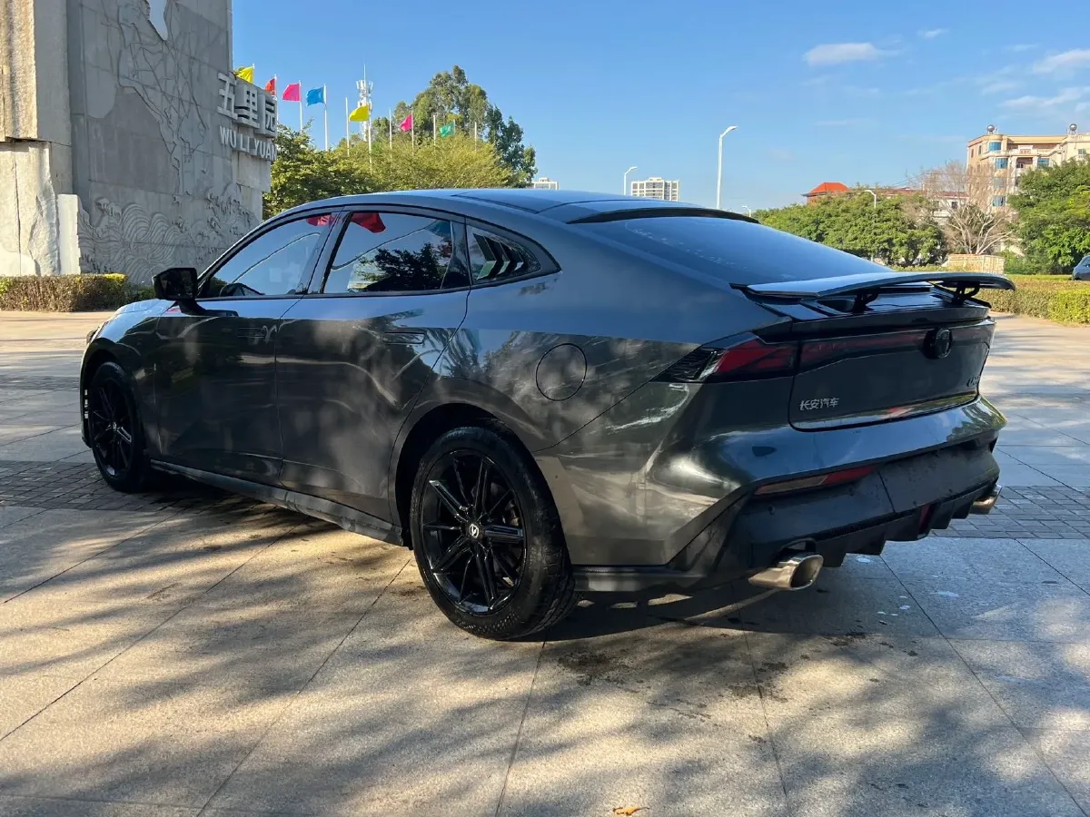 2022 ChangAn UNI-V 1.5T 188HP L4 7DCT,autocango,china used car exporter,china ev exporter,chinese used car exporter,chinese used ev exporter