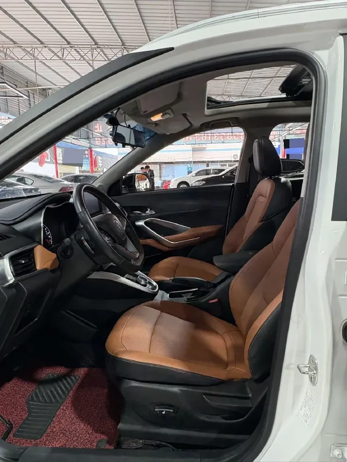 2017 HaiMa S5 Young Edition 1.6L 122HP L4 5MT,autocango,china used car exporter,china ev exporter,chinese used car exporter,chinese used ev exporter