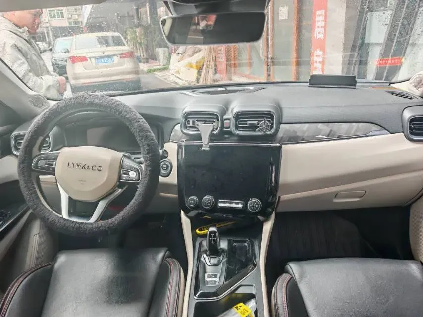 2018 Toyota C-HR 2.0L 171HP L4 CVT,autocango,china used car exporter,china ev exporter,chinese used car exporter,chinese used ev exporter