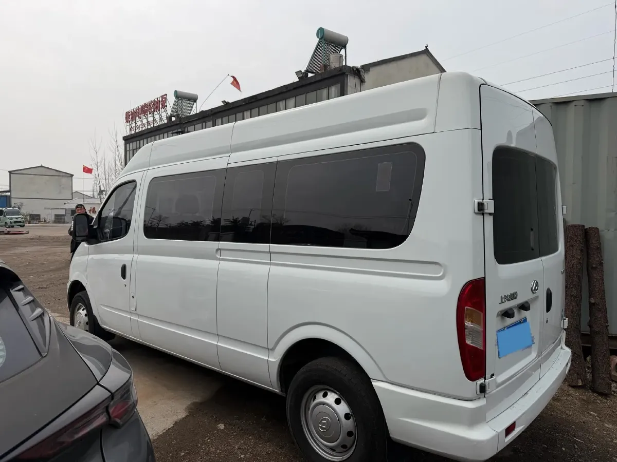 2023 MAXUS XinTu V80 2.0T 127HP L4 6MT,autocango,china used car exporter,china ev exporter,chinese used car exporter,chinese used ev exporter