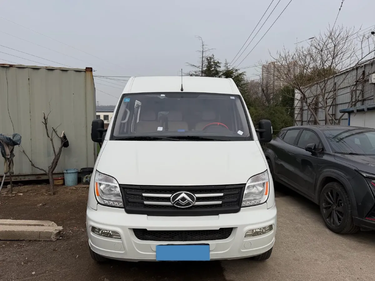 2023 MAXUS XinTu V80 2.0T 127HP L4 6MT,autocango,china used car exporter,china ev exporter,chinese used car exporter,chinese used ev exporter