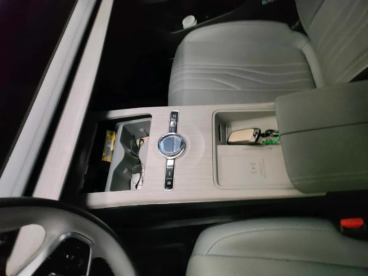 2024 Geely Galaxy E8 BEV 62KWH,autocango,china used car exporter,china ev exporter,chinese used car exporter,chinese used ev exporter