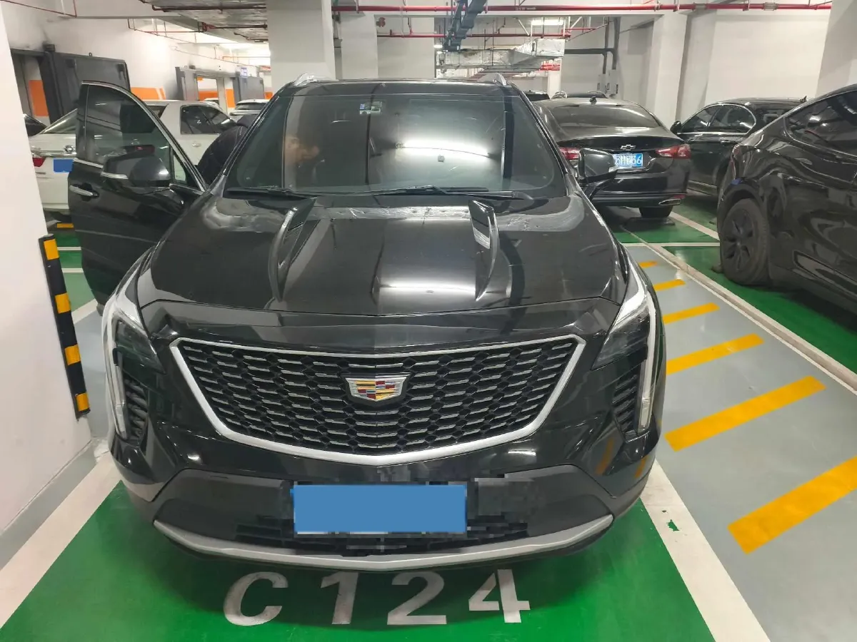 2020 Cadillac XT4 2.0T 241HP L4 9AT,autocango,china used car exporter,china ev exporter,chinese used car exporter,chinese used ev exporter