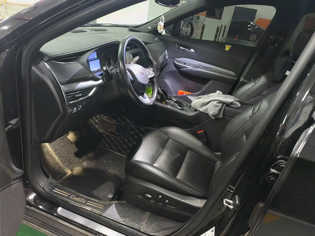 2020 Cadillac XT4 2.0T 241HP L4 9AT,autocango,china used car exporter,china ev exporter,chinese used car exporter,chinese used ev exporter