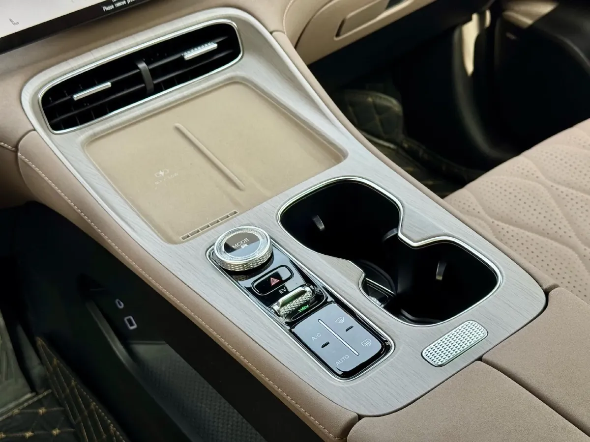 2025 Chery Tiggo8 PLUS C-DM 1.5T 156HP L4 1DHT PHEV,autocango,china used car exporter,china ev exporter,chinese used car exporter,chinese used ev exporter