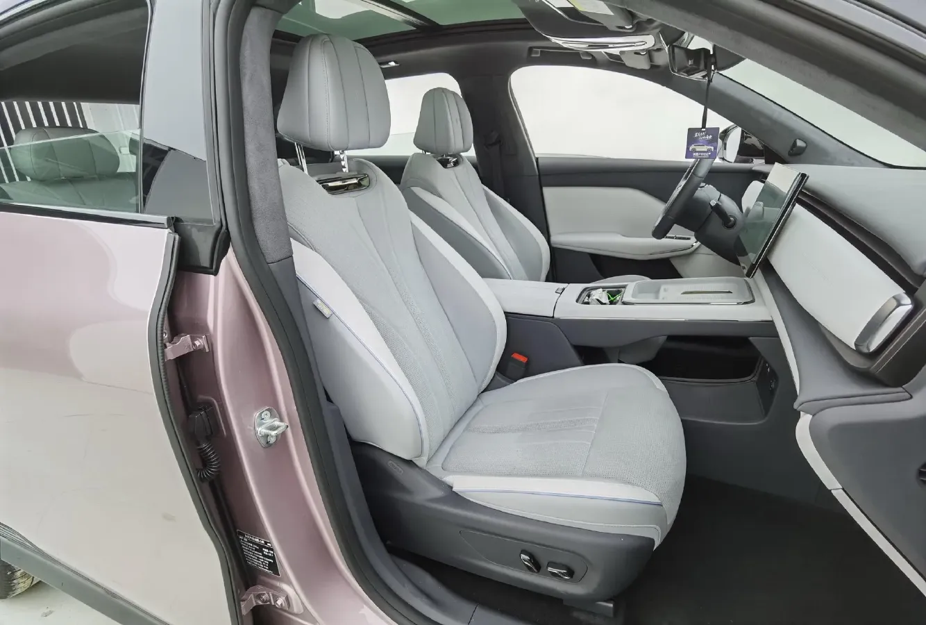 2024 Voyah ZhiYin BEV 77KWH,autocango,china used car exporter,china ev exporter,chinese used car exporter,chinese used ev exporter