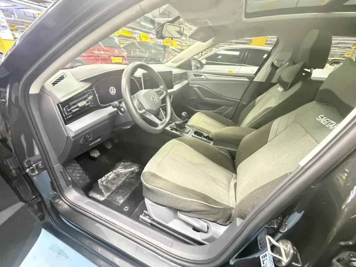 2023 Volkswagen Sagitar 1.2T 116HP L4 5MT,autocango,china used car exporter,china ev exporter,chinese used car exporter,chinese used ev exporter
