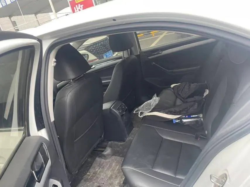 2018 KingLong KaiTe 2.3T 110HP L4 5MT,autocango,china used car exporter,china ev exporter,chinese used car exporter,chinese used ev exporter