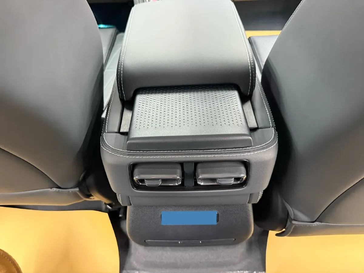 2025 FangChengBao Bao 5 1.5T 194HP L4 E-CVT PHEV 31.8KWH,autocango,china used car exporter,china ev exporter,chinese used car exporter,chinese used ev exporter