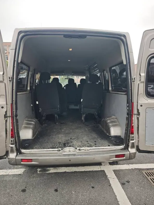 2021 MAXUS XinTu V80 2.0T 139HP L4 6MT,autocango,china used car exporter,china ev exporter,chinese used car exporter,chinese used ev exporter