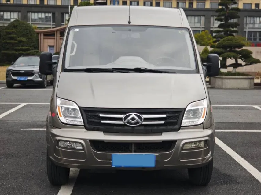 2021 MAXUS XinTu V80 2.0T 139HP L4 6MT,autocango,china used car exporter,china ev exporter,chinese used car exporter,chinese used ev exporter