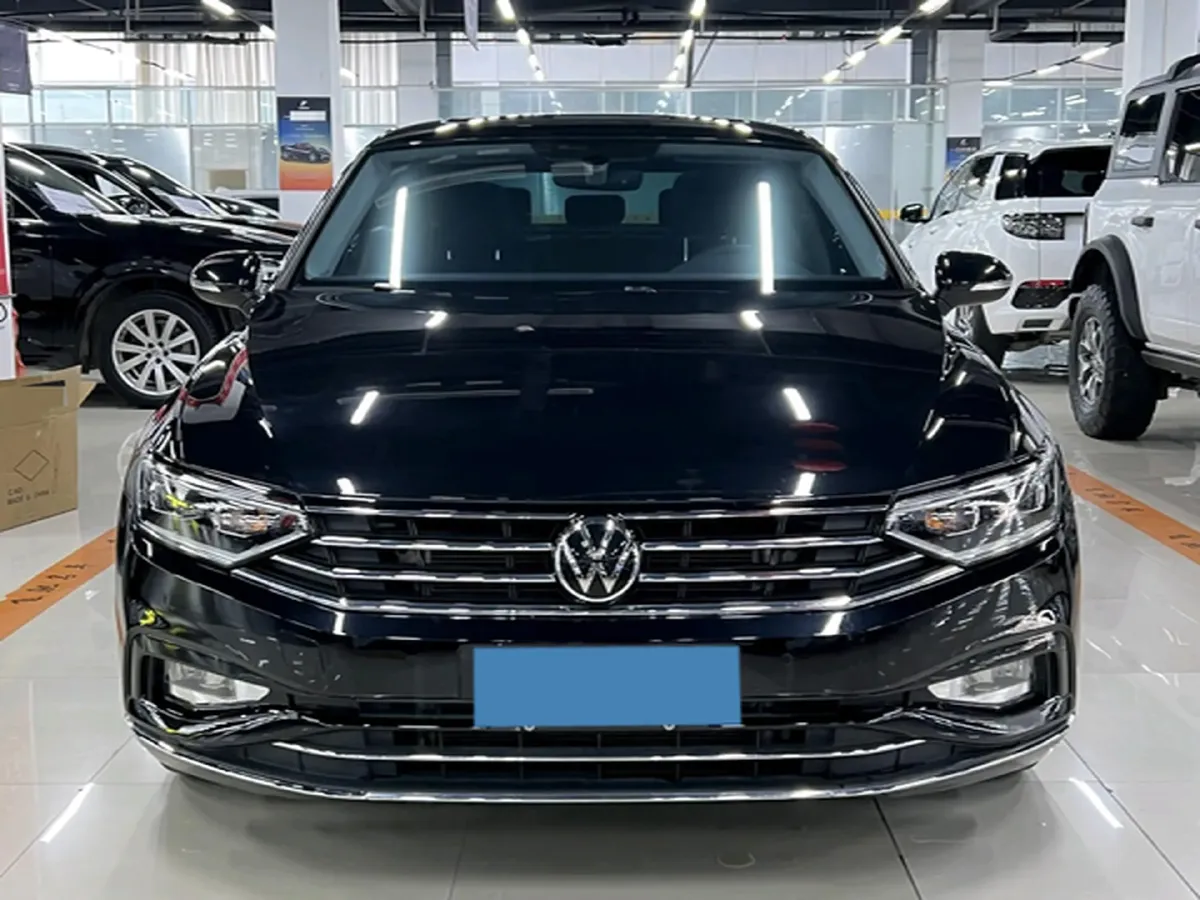 2020 Volkswagen Magotan 2.0T 186HP L4 7DCT,autocango,china used car exporter,china ev exporter,chinese used car exporter,chinese used ev exporter