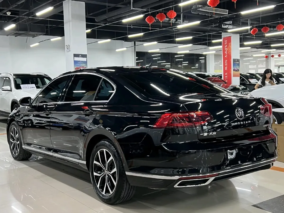 2020 Volkswagen Magotan 2.0T 186HP L4 7DCT,autocango,china used car exporter,china ev exporter,chinese used car exporter,chinese used ev exporter