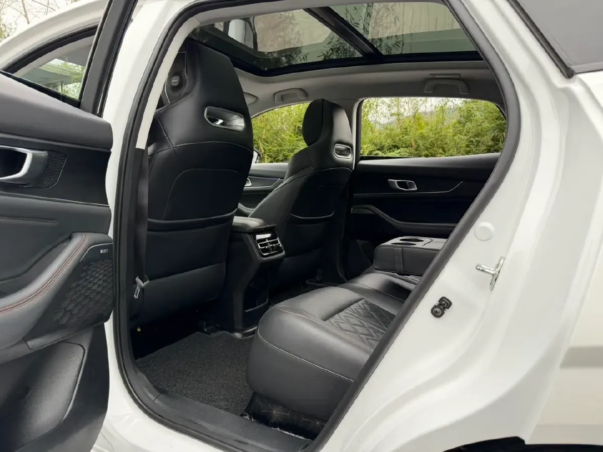 2021 ChangAn UNI-K 2.0T 233HP L4 8AT,autocango,china used car exporter,china ev exporter,chinese used car exporter,chinese used ev exporter