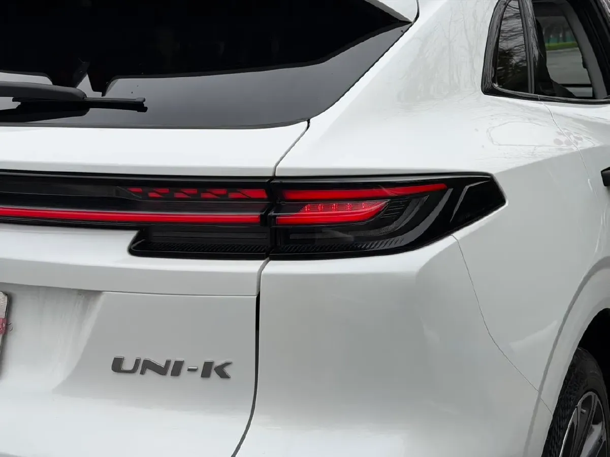 2021 ChangAn UNI-K 2.0T 233HP L4 8AT,autocango,china used car exporter,china ev exporter,chinese used car exporter,chinese used ev exporter