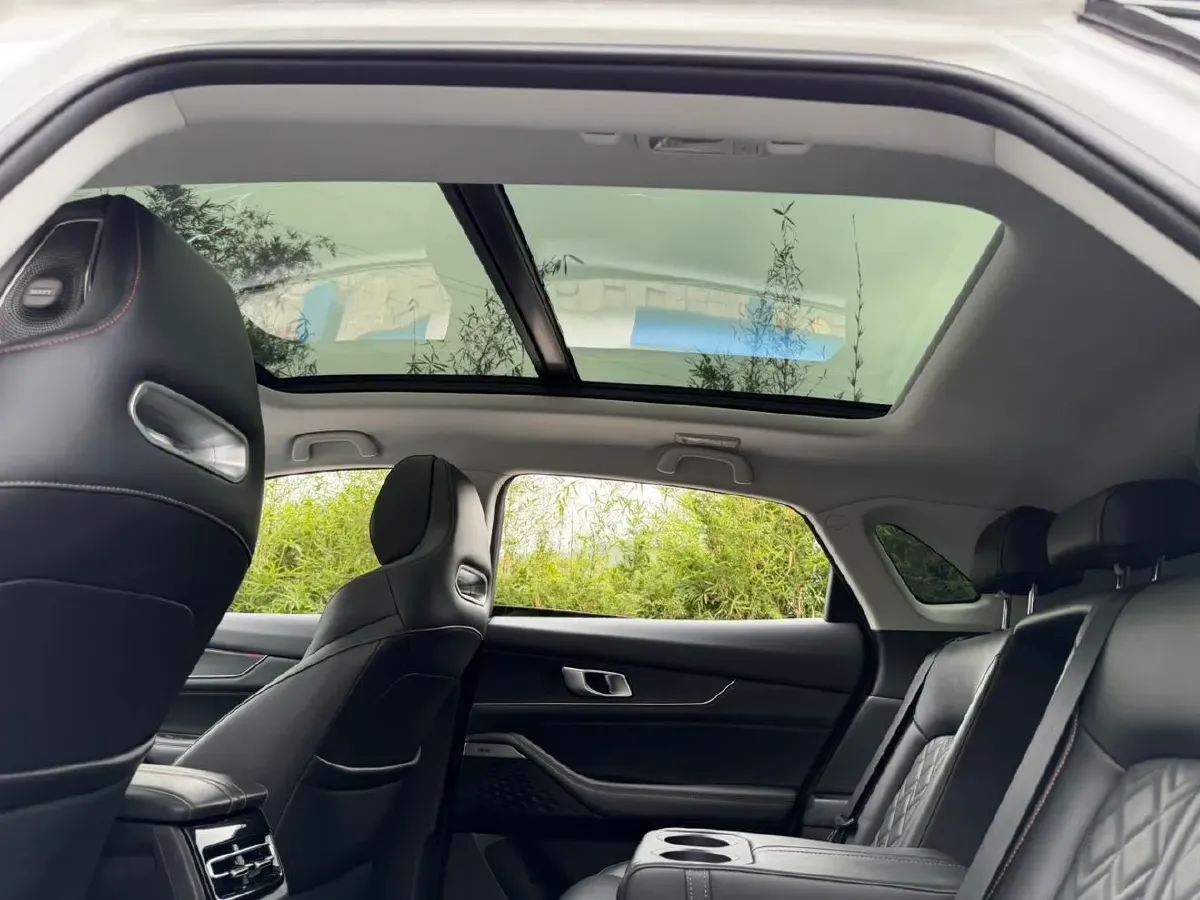 2021 ChangAn UNI-K 2.0T 233HP L4 8AT,autocango,china used car exporter,china ev exporter,chinese used car exporter,chinese used ev exporter