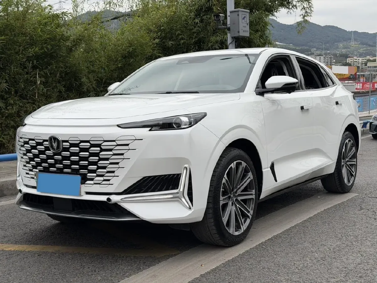 2021 ChangAn UNI-K 2.0T 233HP L4 8AT,autocango,china used car exporter,china ev exporter,chinese used car exporter,chinese used ev exporter