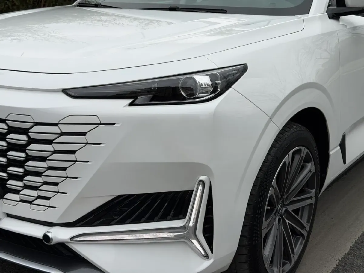 2021 ChangAn UNI-K 2.0T 233HP L4 8AT,autocango,china used car exporter,china ev exporter,chinese used car exporter,chinese used ev exporter