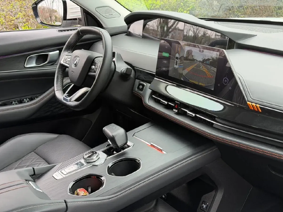 2021 ChangAn UNI-K 2.0T 233HP L4 8AT,autocango,china used car exporter,china ev exporter,chinese used car exporter,chinese used ev exporter