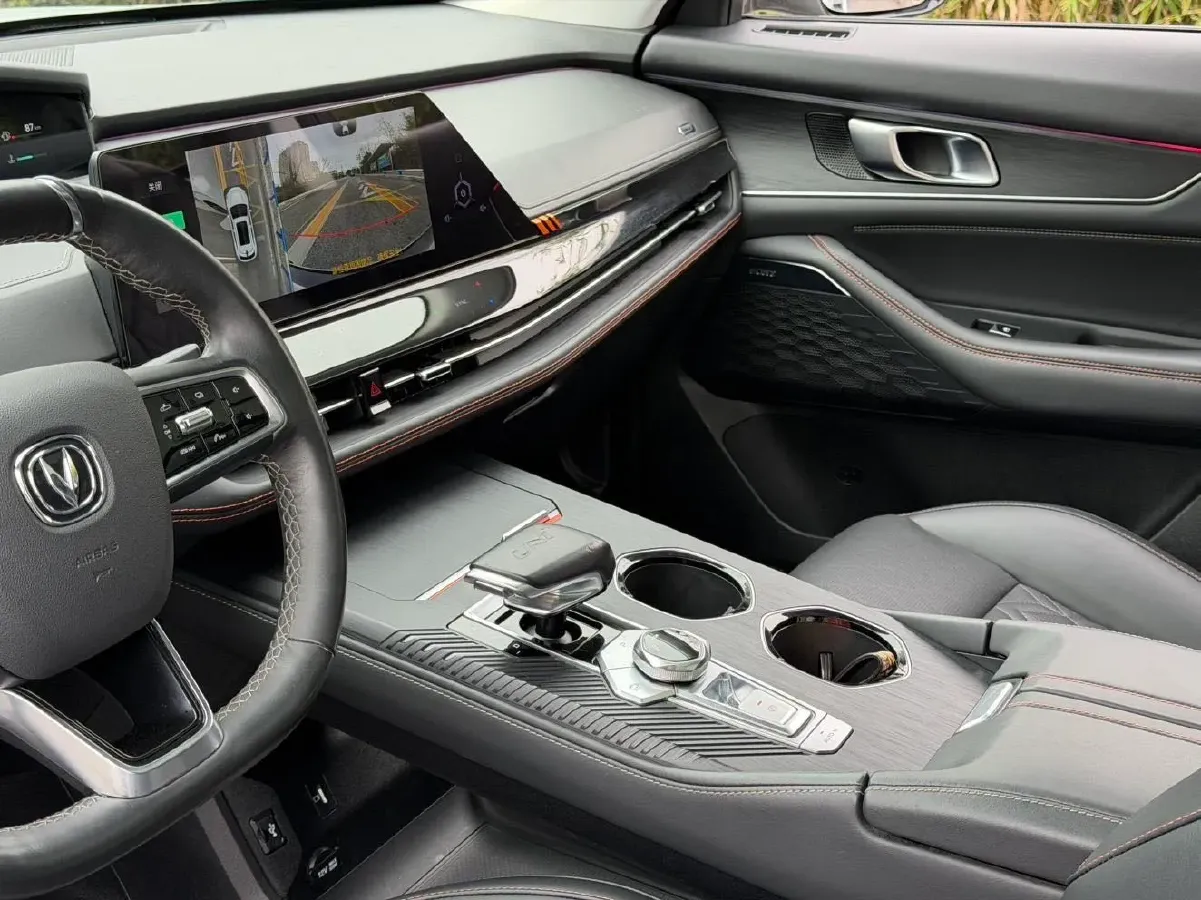 2021 ChangAn UNI-K 2.0T 233HP L4 8AT,autocango,china used car exporter,china ev exporter,chinese used car exporter,chinese used ev exporter