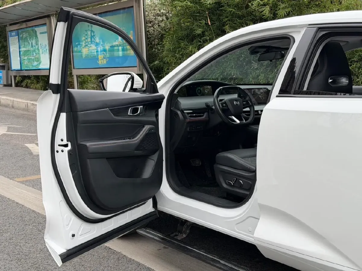 2021 ChangAn UNI-K 2.0T 233HP L4 8AT,autocango,china used car exporter,china ev exporter,chinese used car exporter,chinese used ev exporter