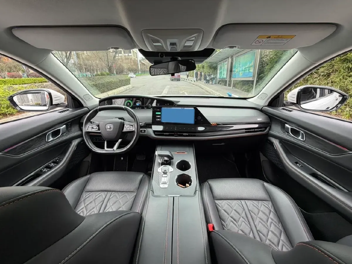 2021 ChangAn UNI-K 2.0T 233HP L4 8AT,autocango,china used car exporter,china ev exporter,chinese used car exporter,chinese used ev exporter