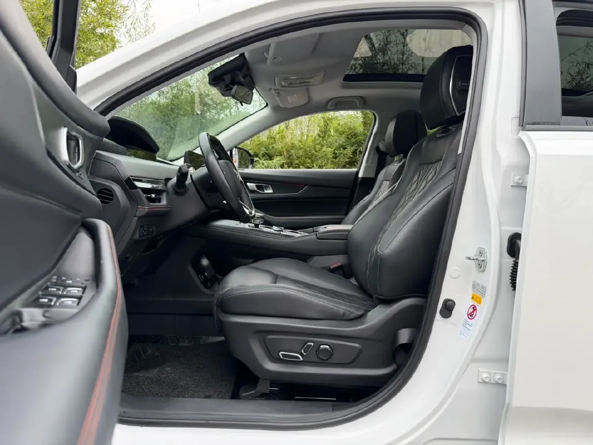 2021 ChangAn UNI-K 2.0T 233HP L4 8AT,autocango,china used car exporter,china ev exporter,chinese used car exporter,chinese used ev exporter