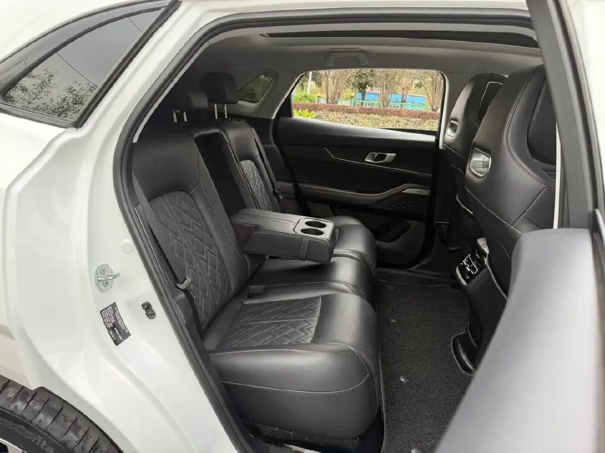 2021 ChangAn UNI-K 2.0T 233HP L4 8AT,autocango,china used car exporter,china ev exporter,chinese used car exporter,chinese used ev exporter