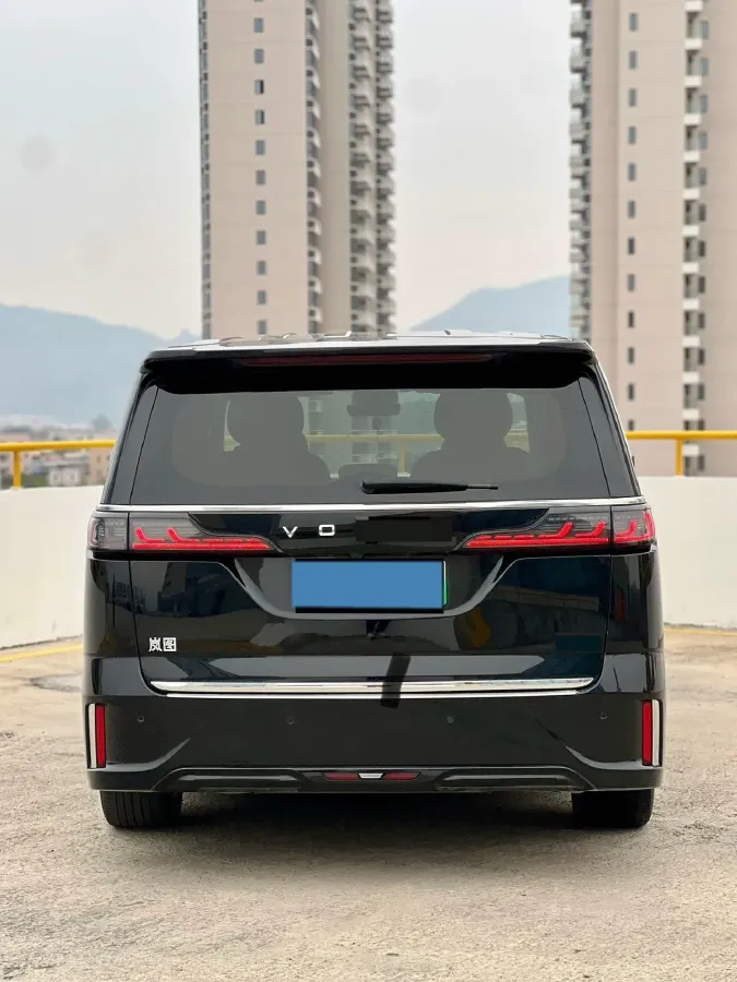 2024 Voyah Dream 1.5T 150HP L4 PHEV 43KWH,autocango,china used car exporter,china ev exporter,chinese used car exporter,chinese used ev exporter