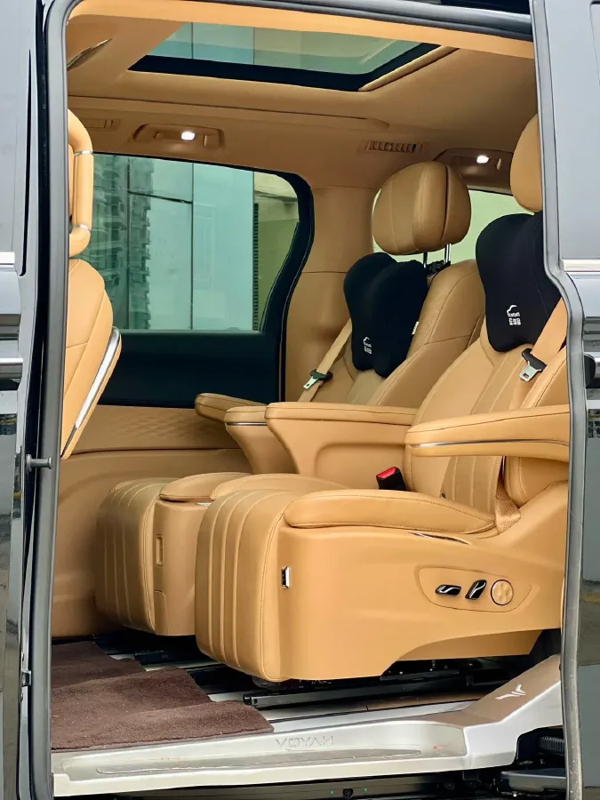 2024 Voyah Dream 1.5T 150HP L4 PHEV 43KWH,autocango,china used car exporter,china ev exporter,chinese used car exporter,chinese used ev exporter