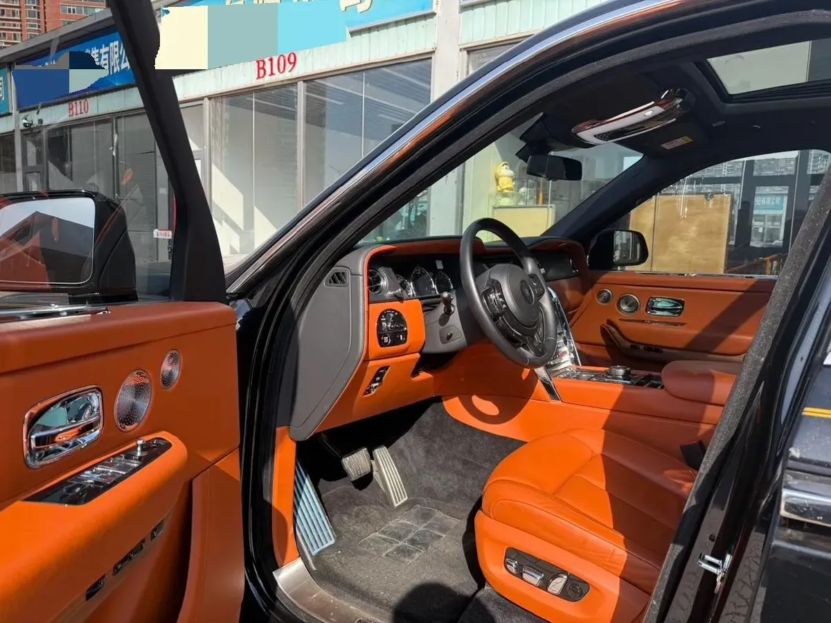 2018 Rolls-Royce Cullinan 6.7T 571HP V12 8AT,autocango,china used car exporter,china ev exporter,chinese used car exporter,chinese used ev exporter