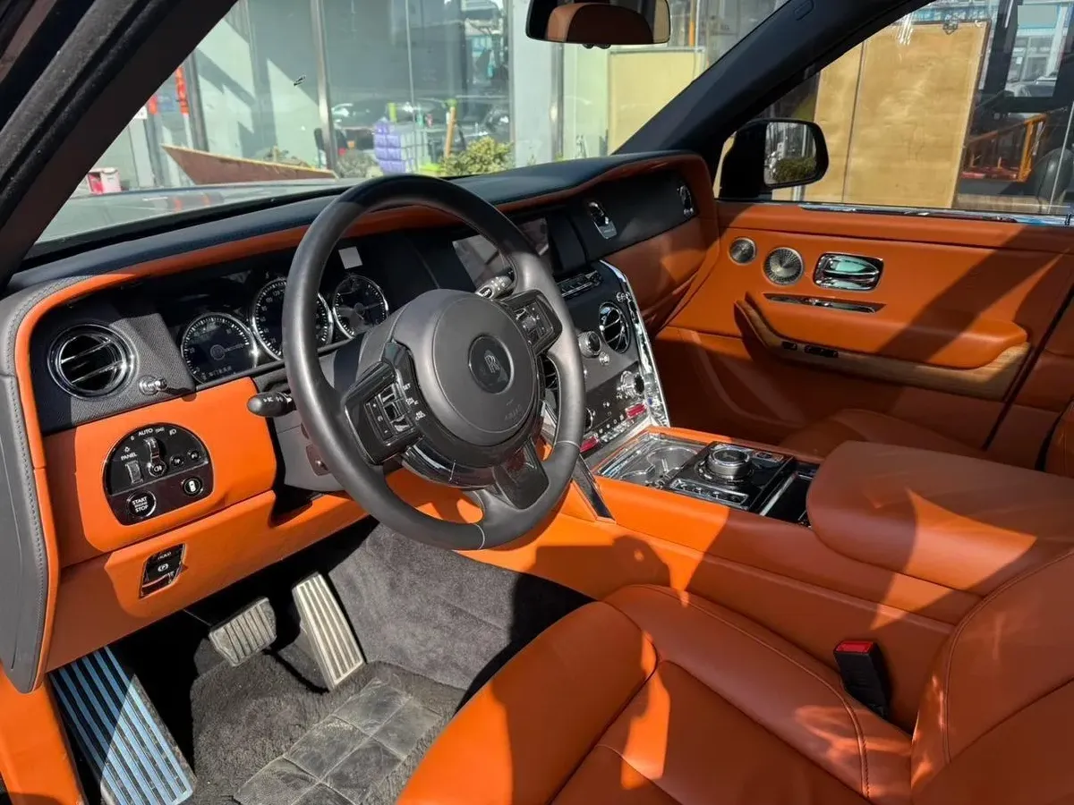 2018 Rolls-Royce Cullinan 6.7T 571HP V12 8AT,autocango,china used car exporter,china ev exporter,chinese used car exporter,chinese used ev exporter