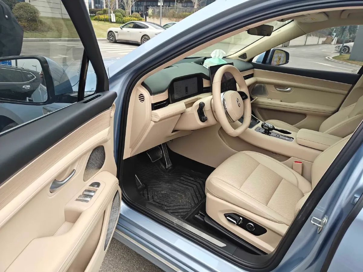 2024 AITO AITO M5 1.5T 152HP L4 REEV 42KWH,autocango,china used car exporter,china ev exporter,chinese used car exporter,chinese used ev exporter