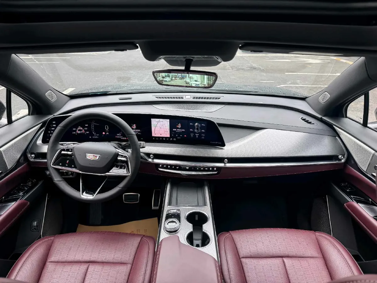 2025 Cadillac XT5 2.0T 237HP L4 9AT,autocango,china used car exporter,china ev exporter,chinese used car exporter,chinese used ev exporter