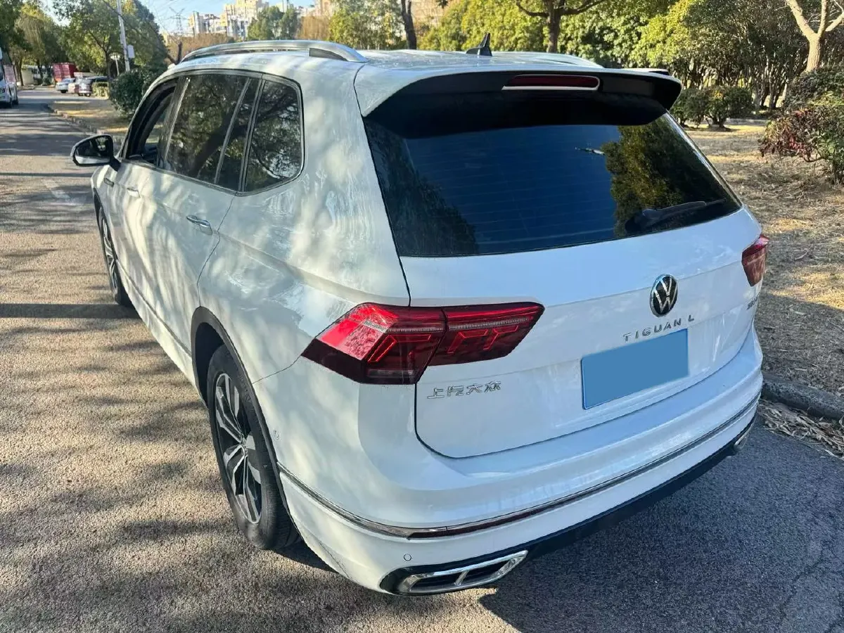 2024 Volkswagen Tiguan L 2.0T 186HP L4 7DCT,autocango,china used car exporter,china ev exporter,chinese used car exporter,chinese used ev exporter