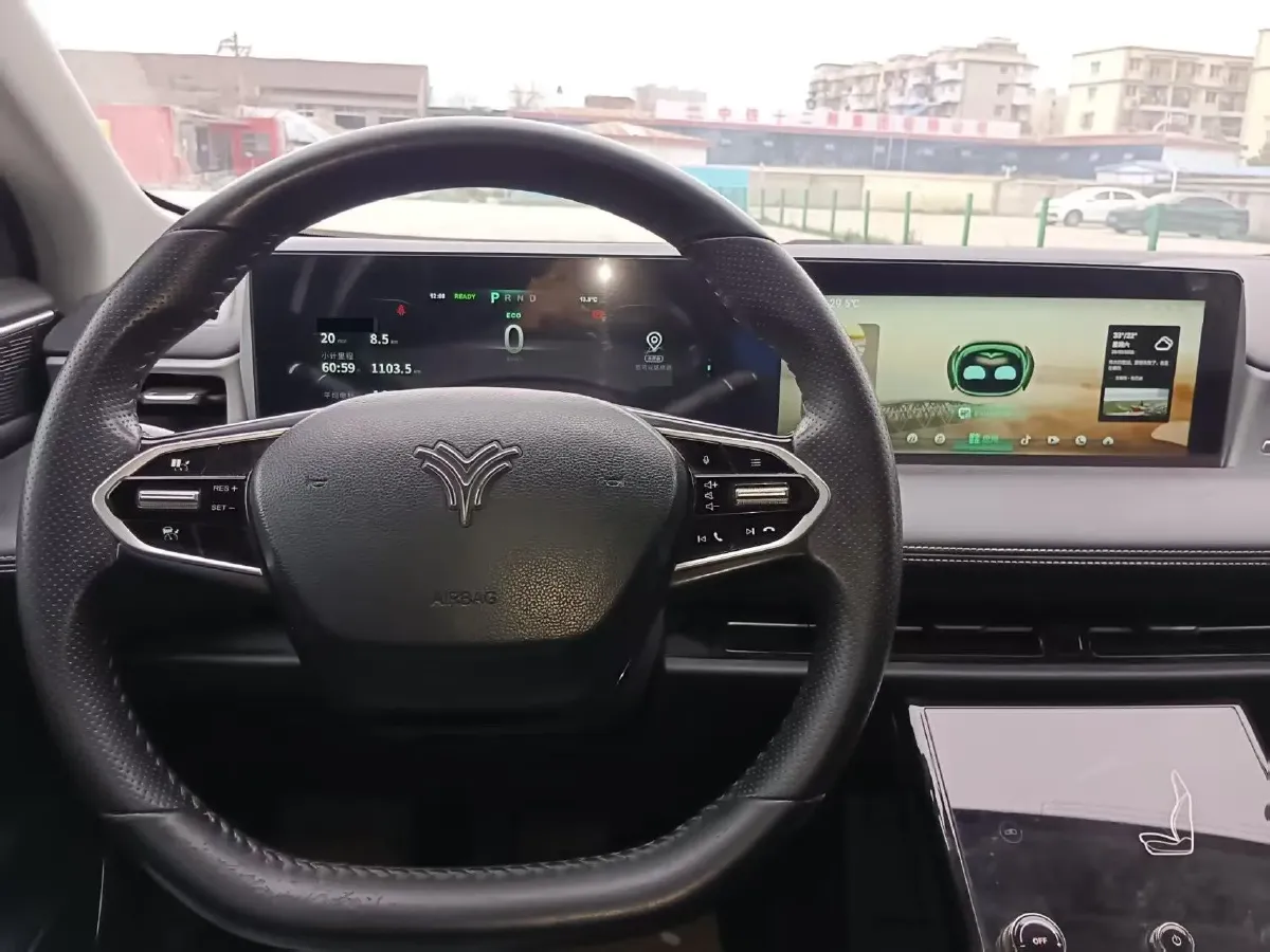 2022 Venucia Grand V 1.5T 190HP L4 7DCT,autocango,china used car exporter,china ev exporter,chinese used car exporter,chinese used ev exporter