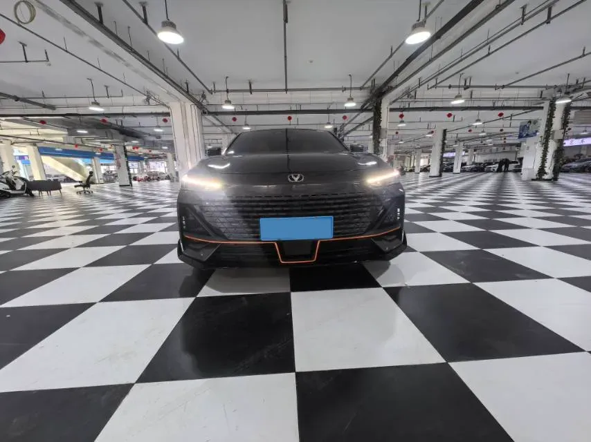 2023 ChangAn UNI-V 1.5T 188HP L4 7DCT,autocango,china used car exporter,china ev exporter,chinese used car exporter,chinese used ev exporter