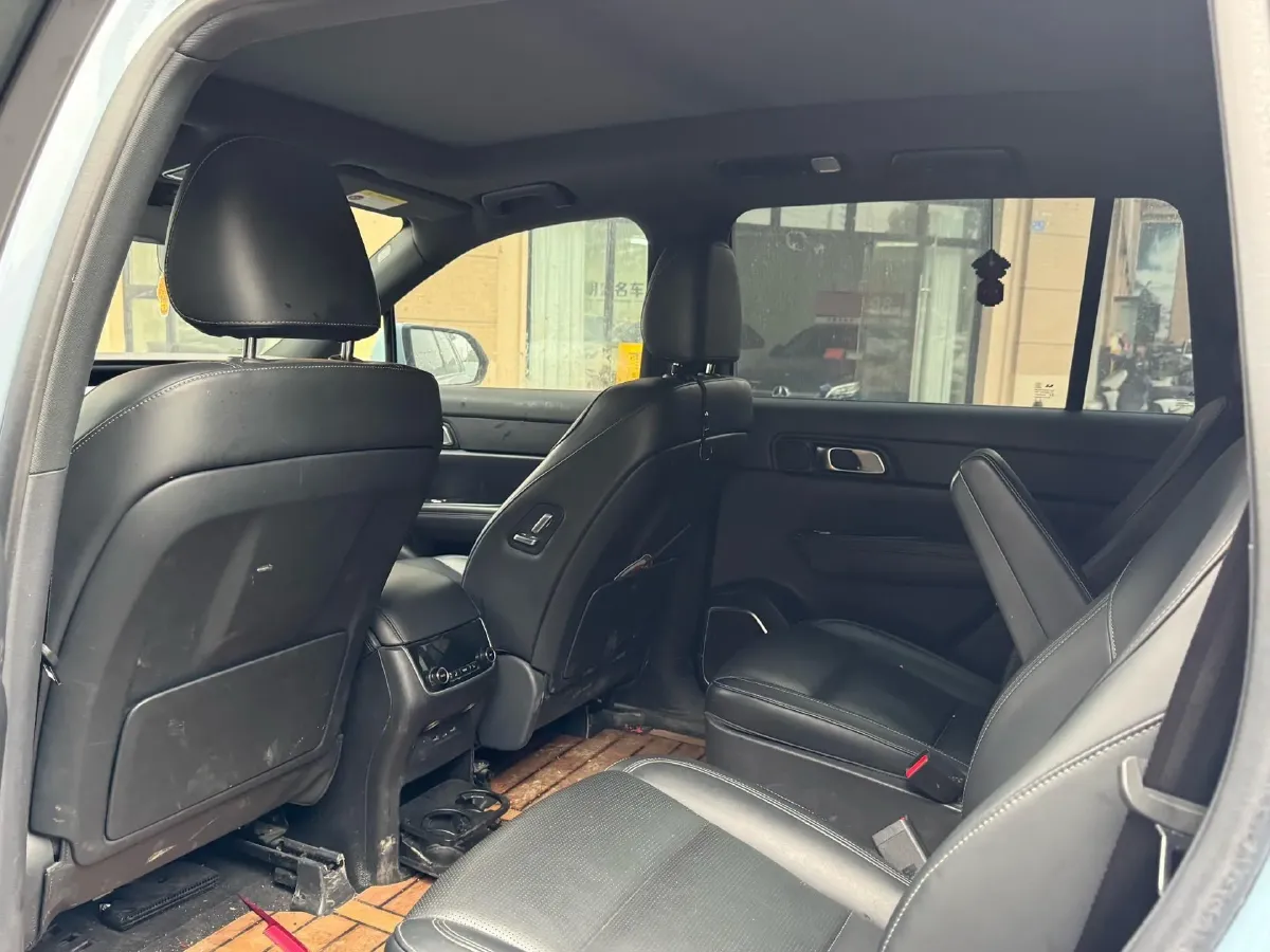 2021 Li ONE Range Extended 131HP REEV 40.5KWH,autocango,china used car exporter,china ev exporter,chinese used car exporter,chinese used ev exporter