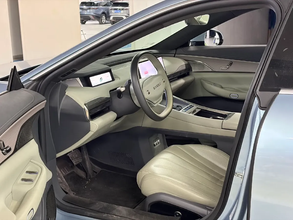 2024 Jaguar E-PACE 1.5T 200HP L3 8AT,autocango,china used car exporter,china ev exporter,chinese used car exporter,chinese used ev exporter