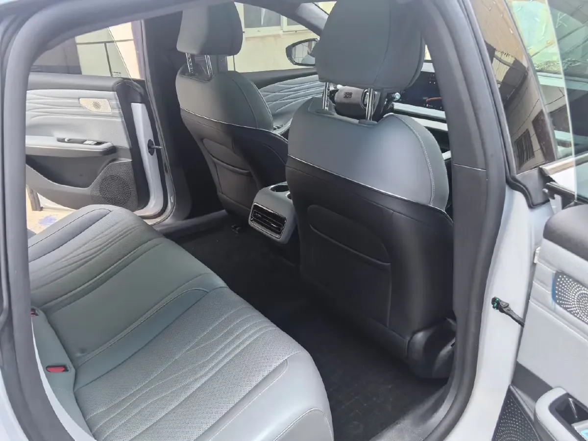 2024 Geely Galaxy E8 BEV 62KWH,autocango,china used car exporter,china ev exporter,chinese used car exporter,chinese used ev exporter