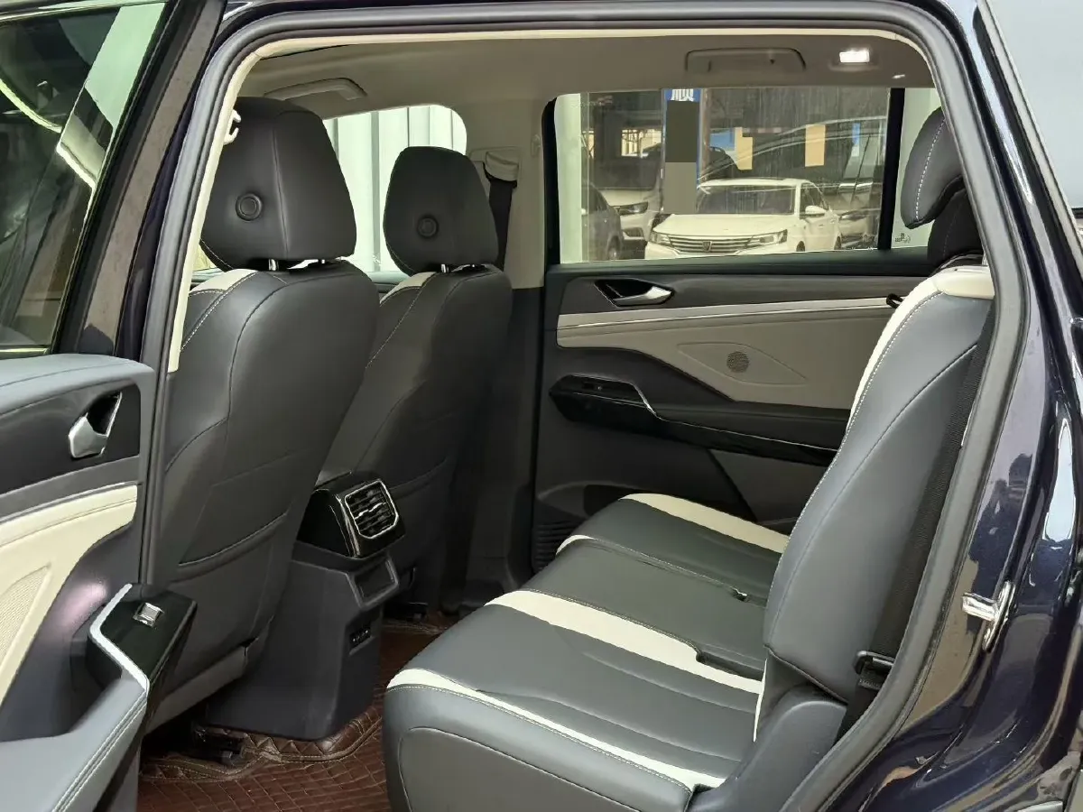 2021 Volkswagen ID.6 Crozz BEV 84.8KWH,autocango,china used car exporter,china ev exporter,chinese used car exporter,chinese used ev exporter