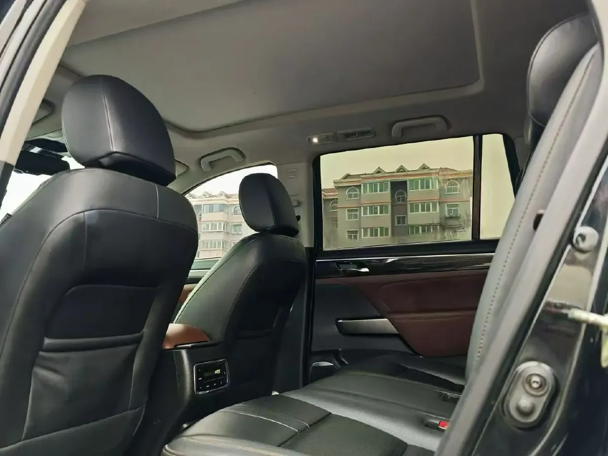 2017 GAC Trumpchi GS8 2.0T 201HP L4 6AT,autocango,china used car exporter,china ev exporter,chinese used car exporter,chinese used ev exporter