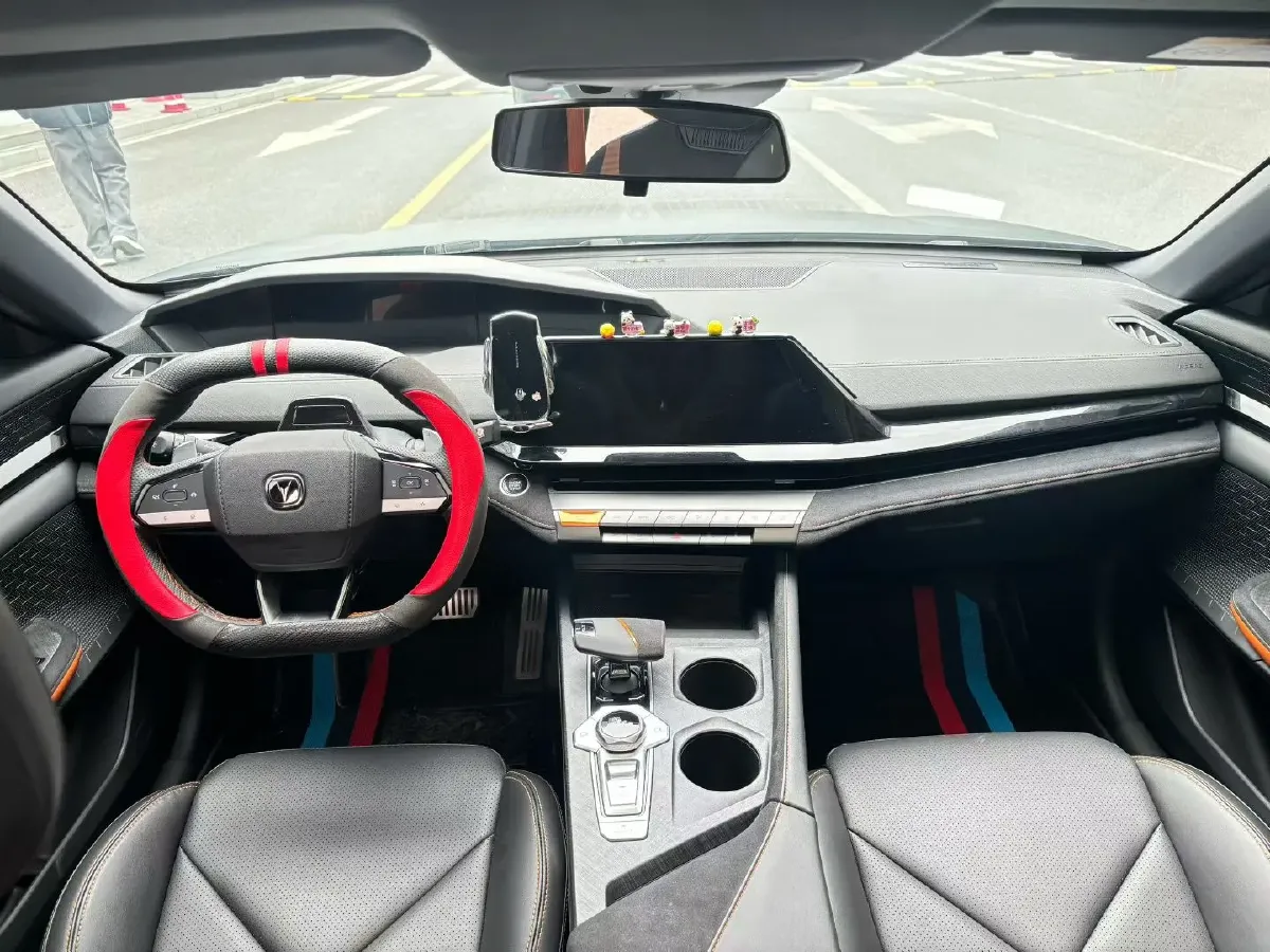 2022 ChangAn UNI-V 1.5T 188HP L4 7DCT,autocango,china used car exporter,china ev exporter,chinese used car exporter,chinese used ev exporter